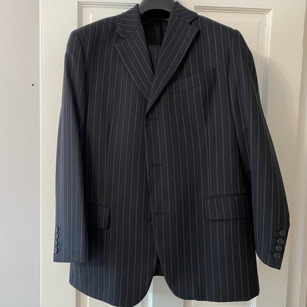 Barney’s New York Men’s Suit 40R x 33R